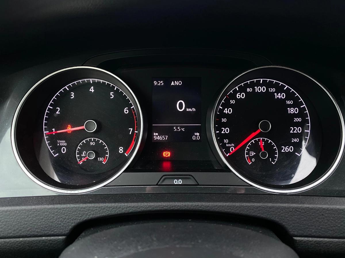 Volkswagen Golf 1.0 TSI 110 BLUEMOTION FIRST EDITION