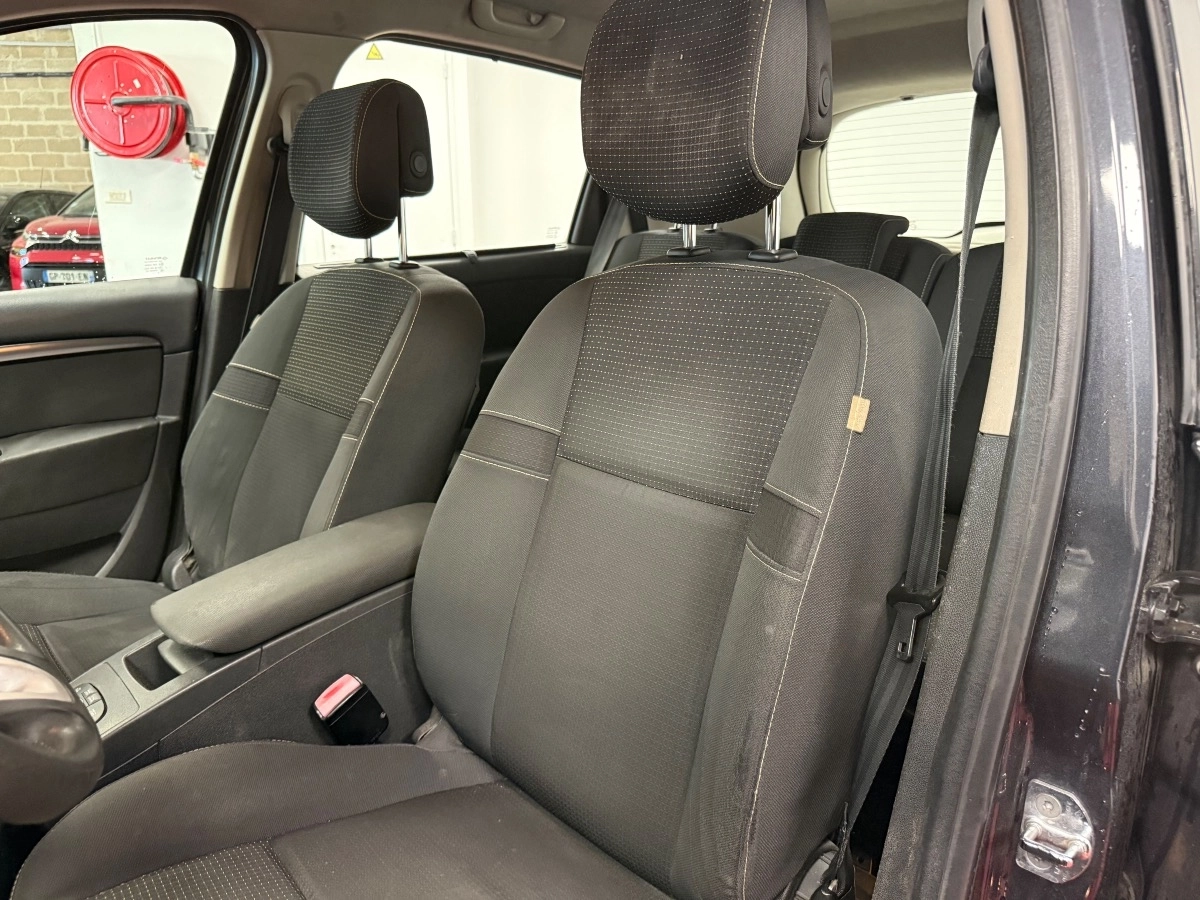 Renault Scenic - photo 8