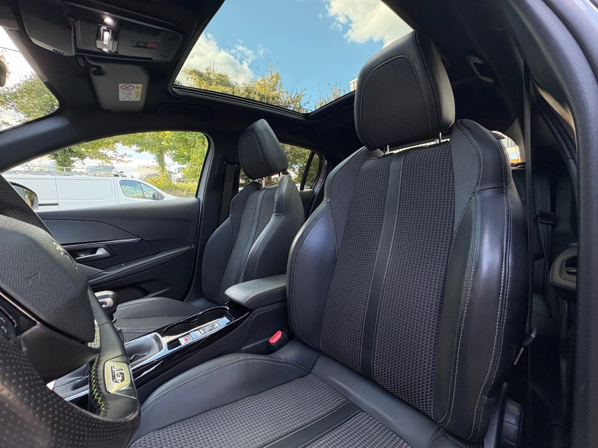 Peugeot 208 - photo 10