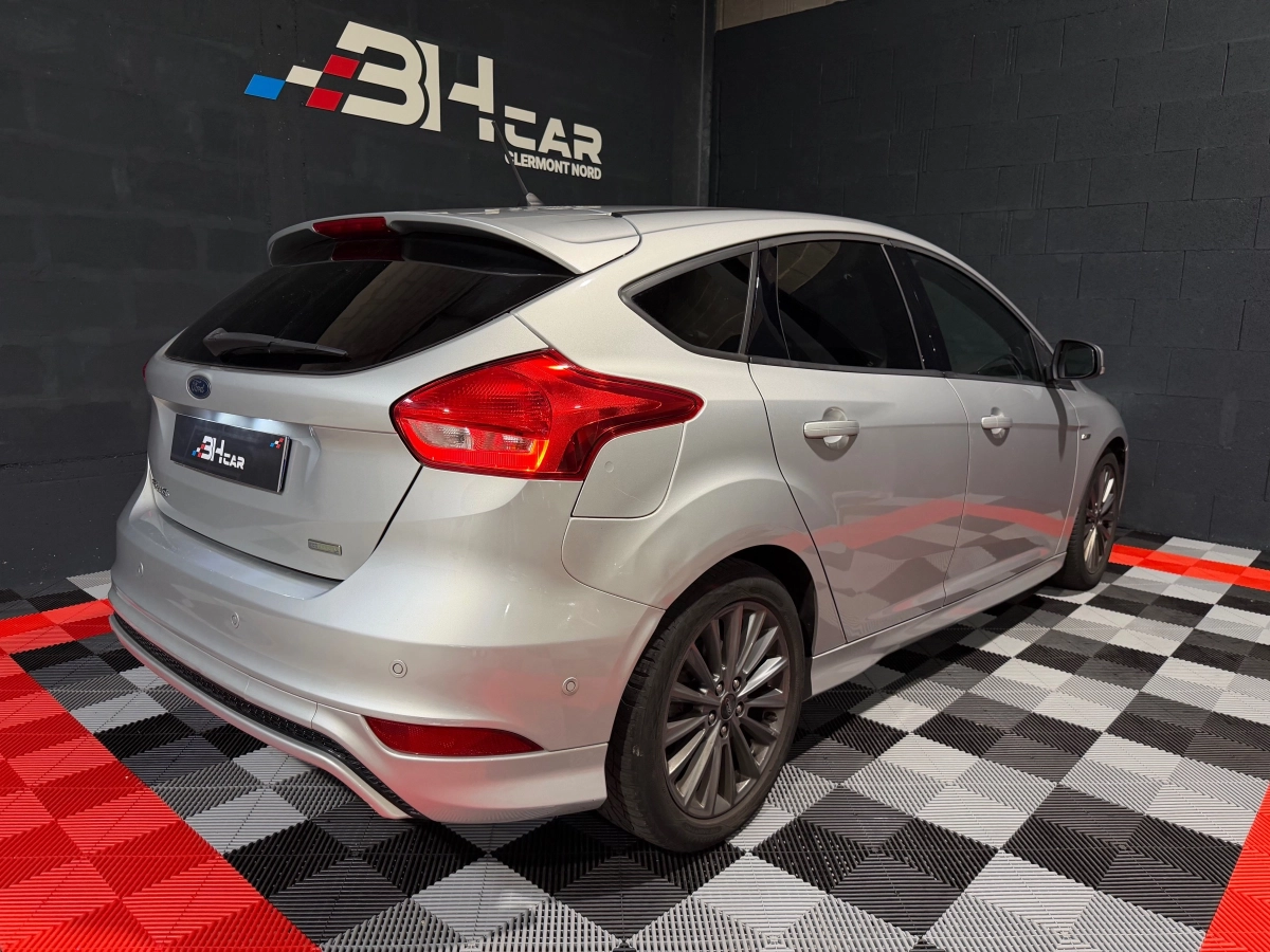 Ford Focus - photo 3
