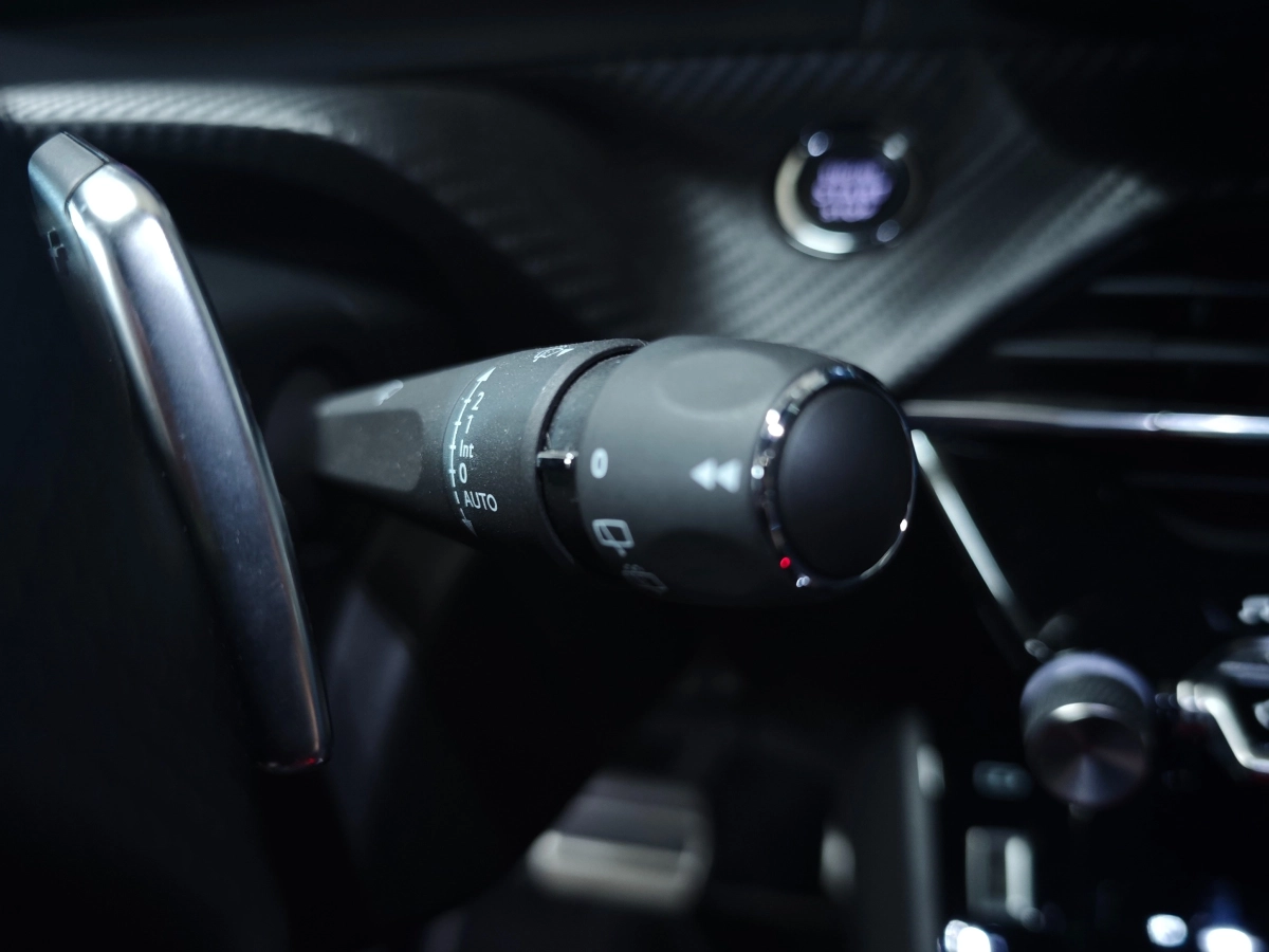 Peugeot 208 - photo 18