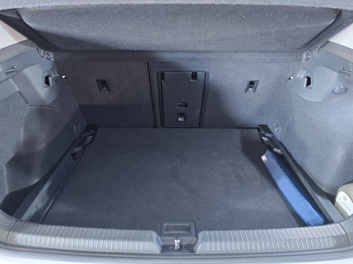 Volkswagen Golf - photo 21