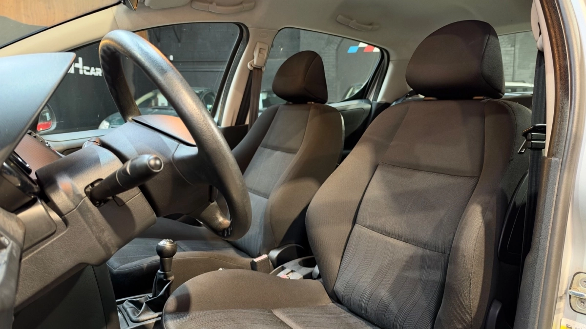 Peugeot 207 - photo 15
