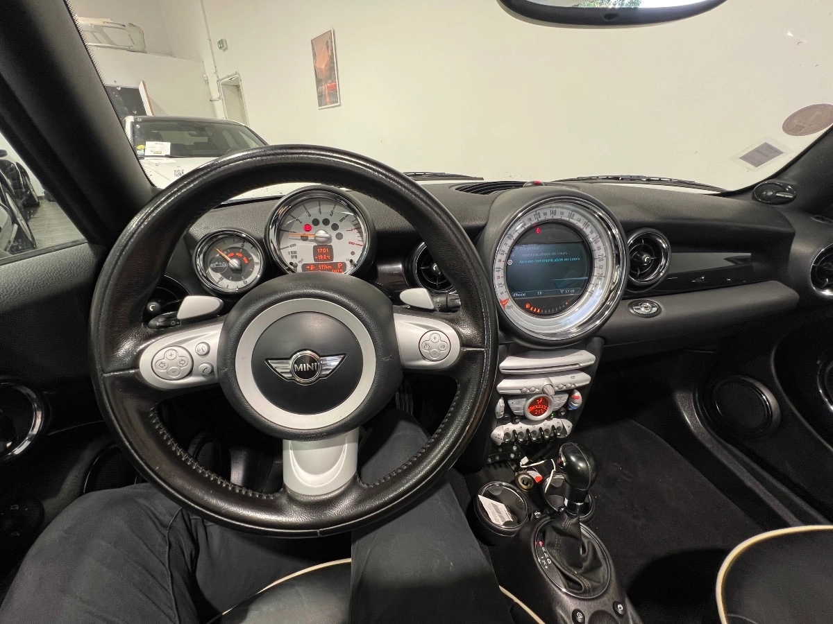 Mini Cabrio - photo 16