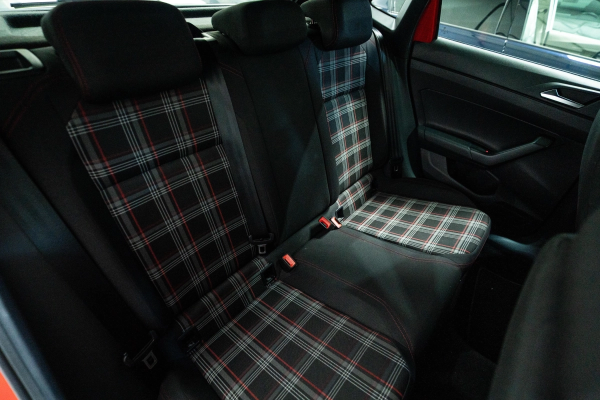 Volkswagen Polo - photo 17