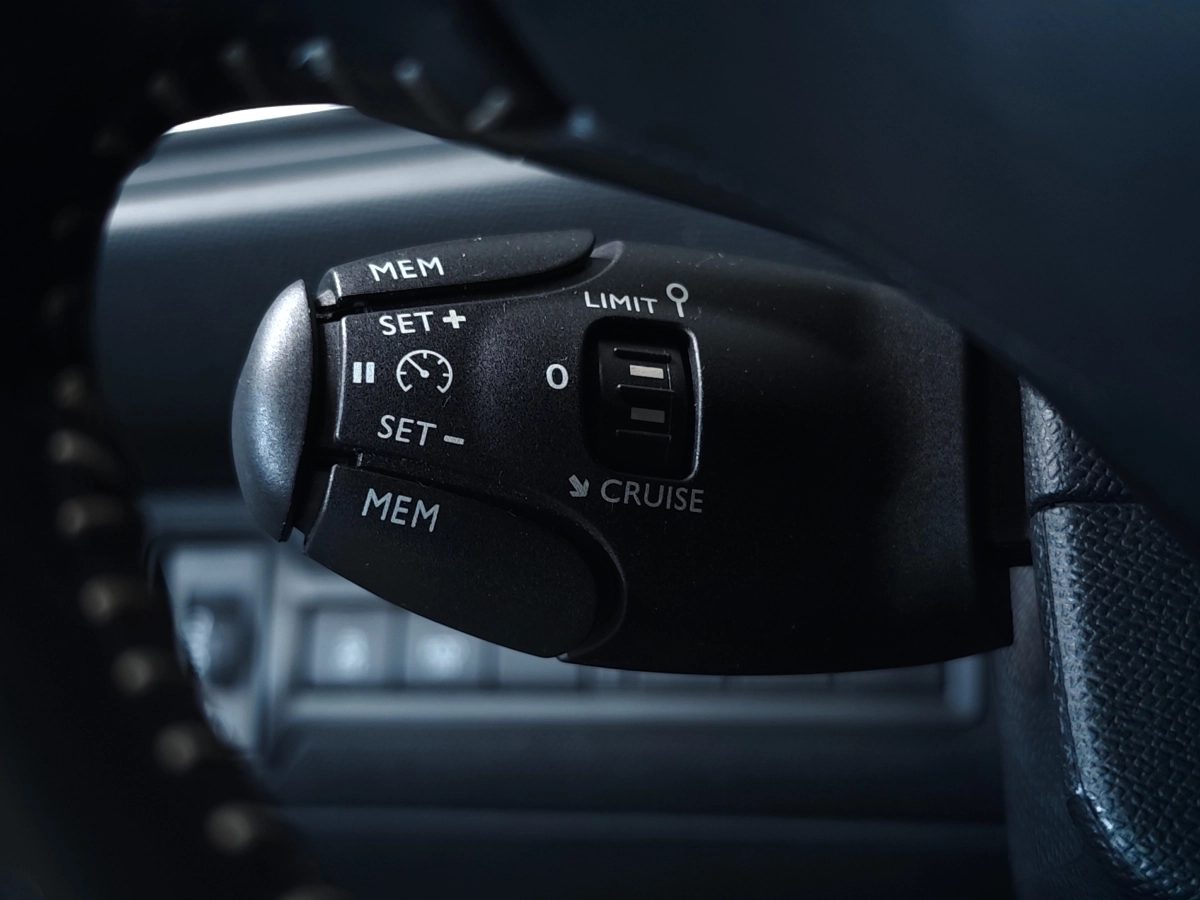 Peugeot 308 - photo 12