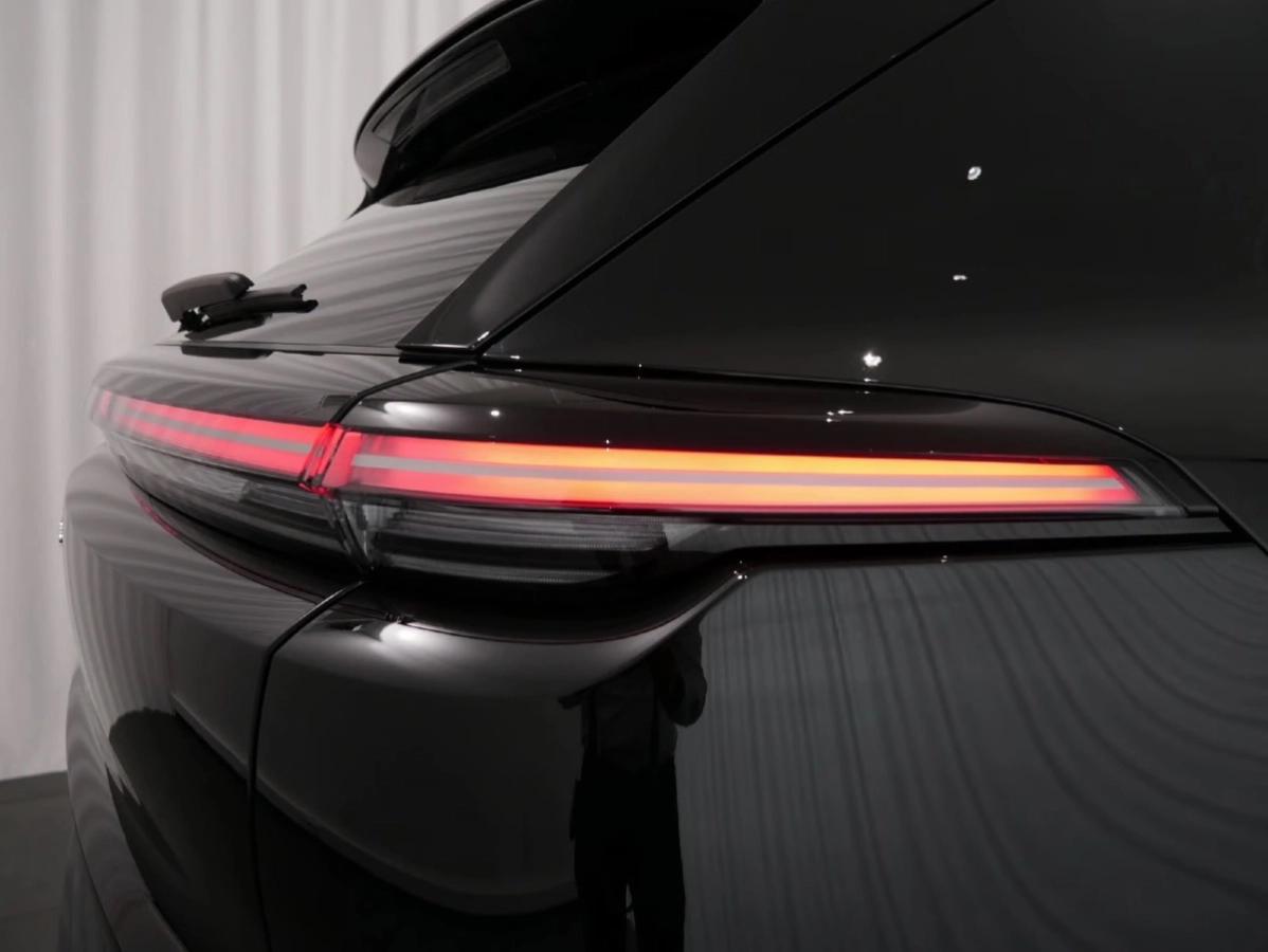 Porsche Cayenne Electrique 442ch 633km WLTP Toit Ouvrant/Attelage/Sport Sound/21“/Sièges 14/Volant Surfaces et Siège