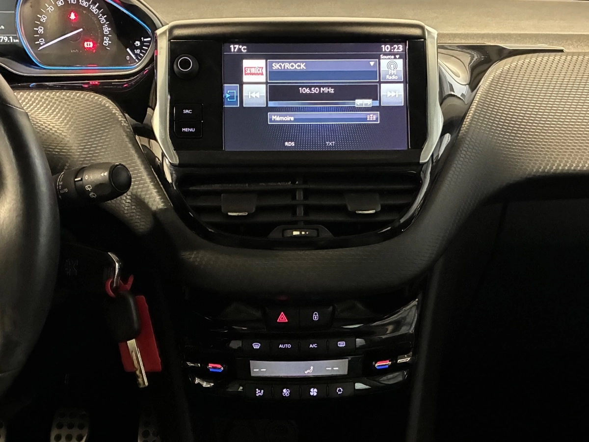Peugeot 208 - photo 18