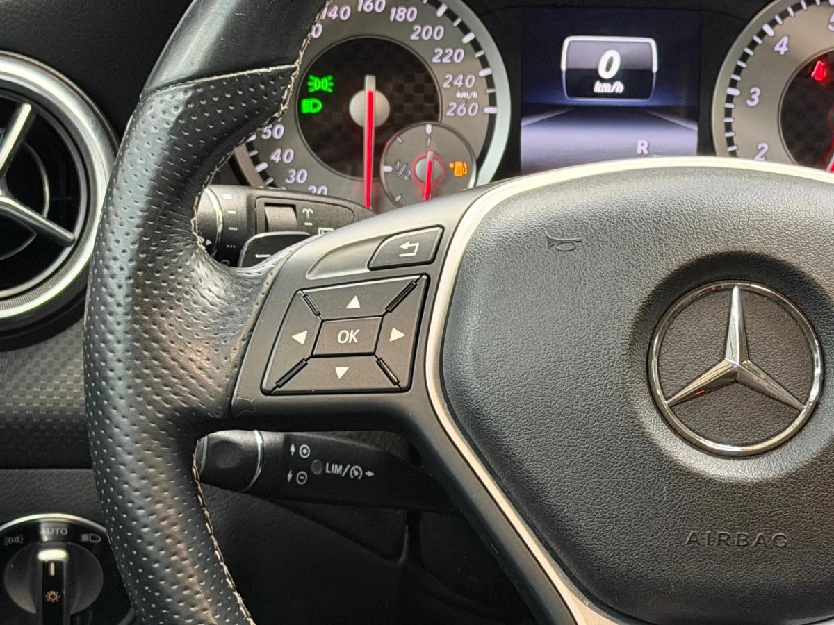 Mercedes Classe A 1.6 200 155 BLUEEFFICIENCY SENSATION 7G-DCT BVA