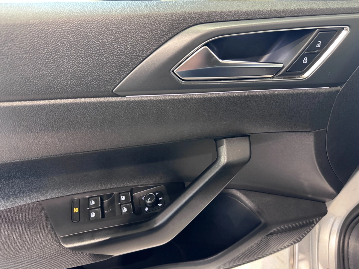 Volkswagen Taigo - photo 18