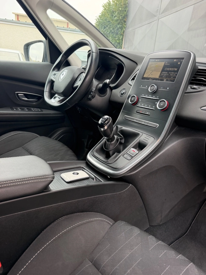 Renault Grand Scenic - photo 13