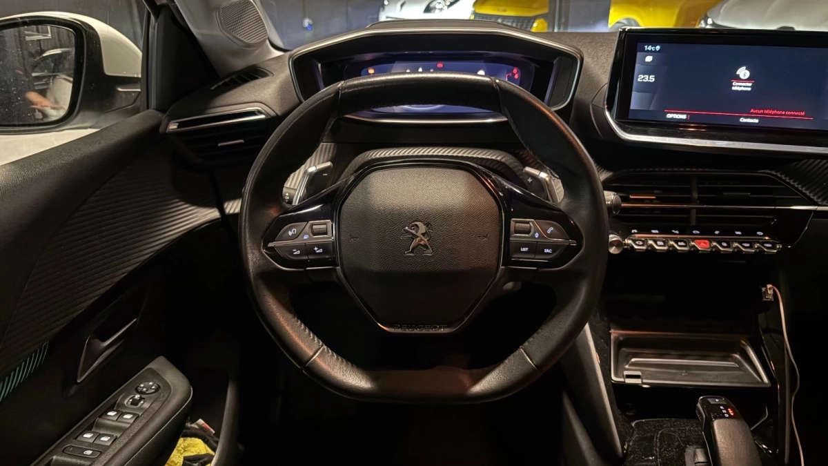 Peugeot 208 - photo 16