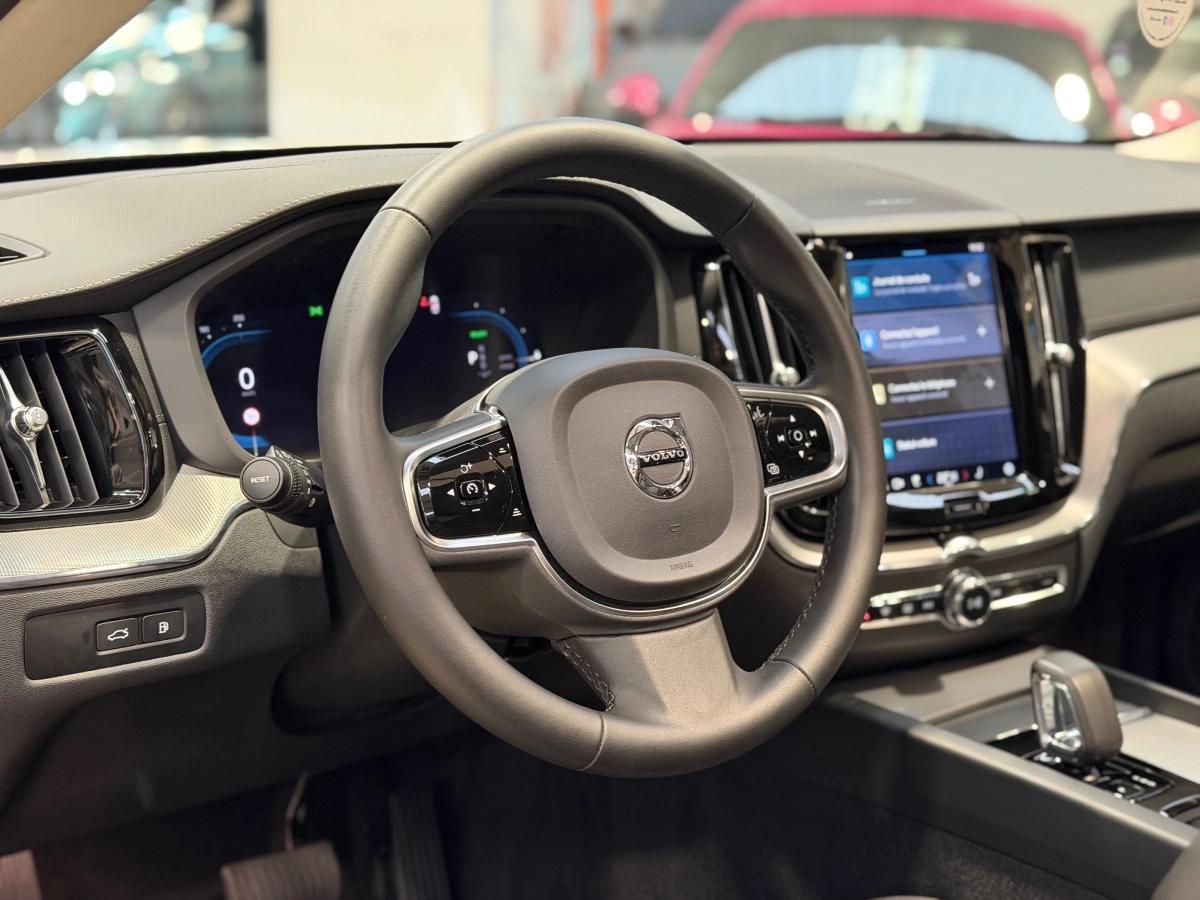 Volvo Xc60 2.0 T8 455H 310 RECHARGE PHEV HYBRID TWIN-ENGINE 18.8KWH ULTIMATE STYLE CHROME AWD GEARTRONIC BVA