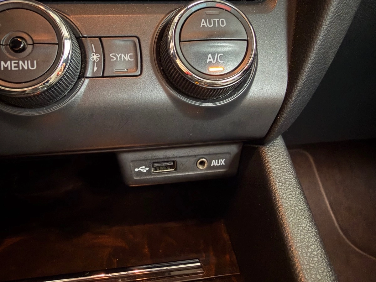 Skoda Octavia - photo 34