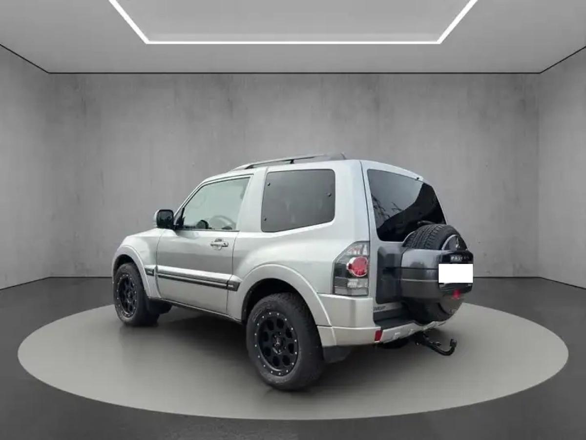 Mitsubishi Pajero 
