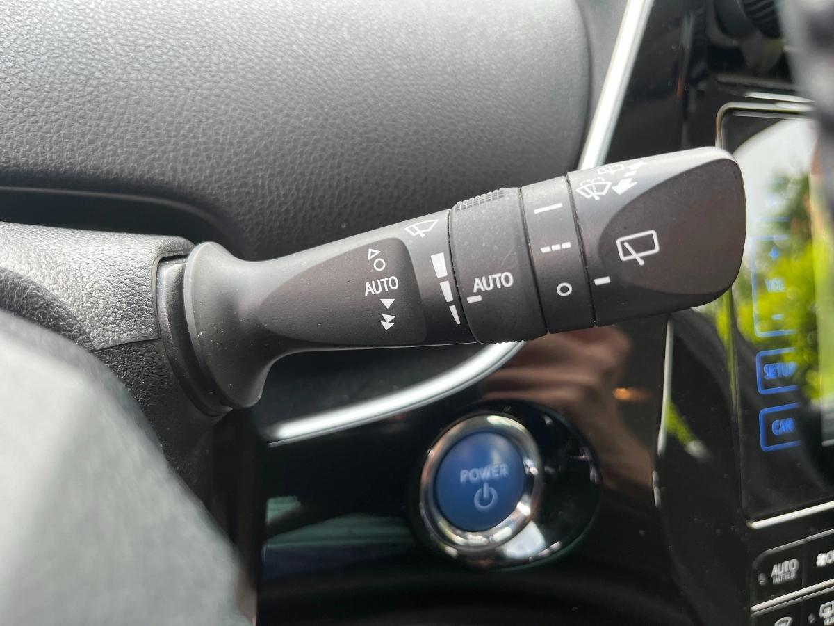 Toyota Prius 1.8 HSD 122H 100 FULL-HYBRID DYNAMIC BVA