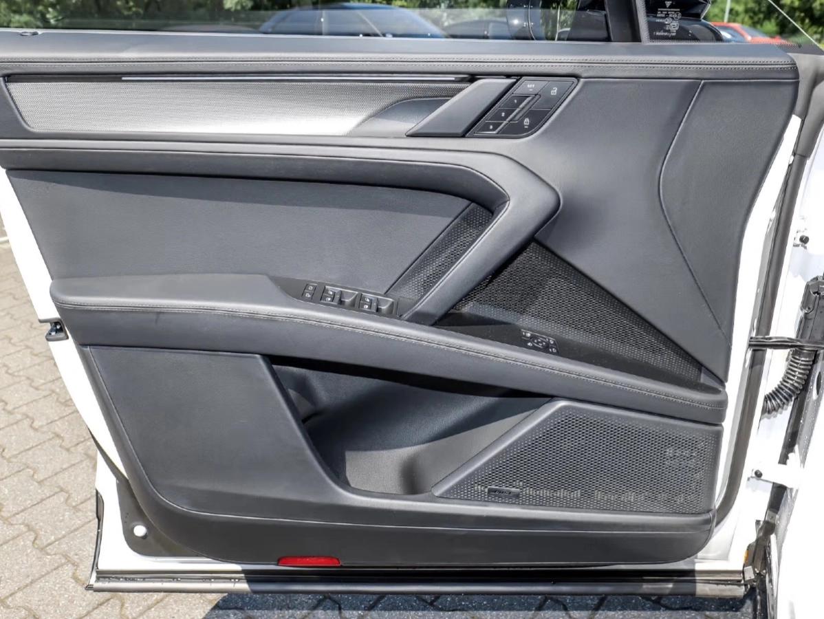 Porsche Cayenne Electrique 442ch 632km WLTP Toit Ouvrant/Attelage/Sport Sound/21“/Sièges 14/Volant Surfaces et Siège