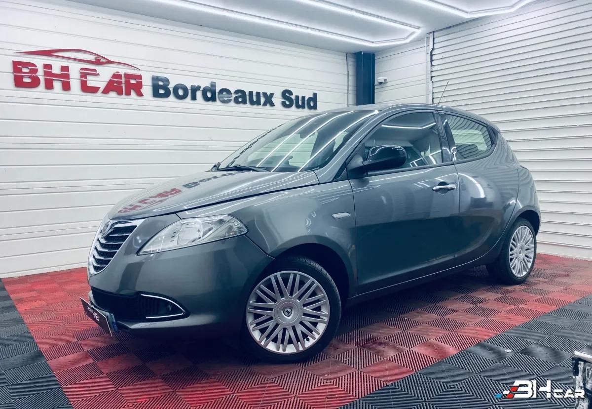 Image: Lancia Ypsilon 1.2 70 // EMBRAYAGE ET KIT DE DISTRIBUTION NEUFS