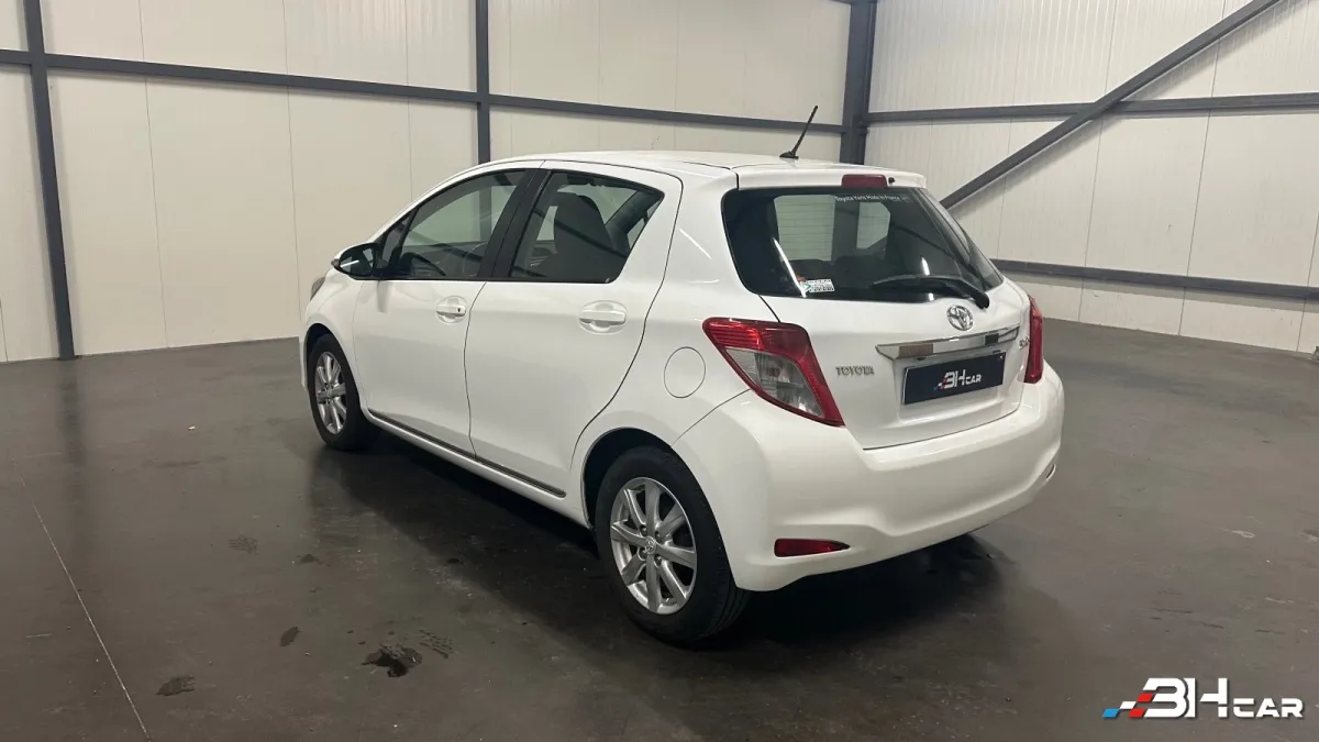 Toyota Yaris - photo 7
