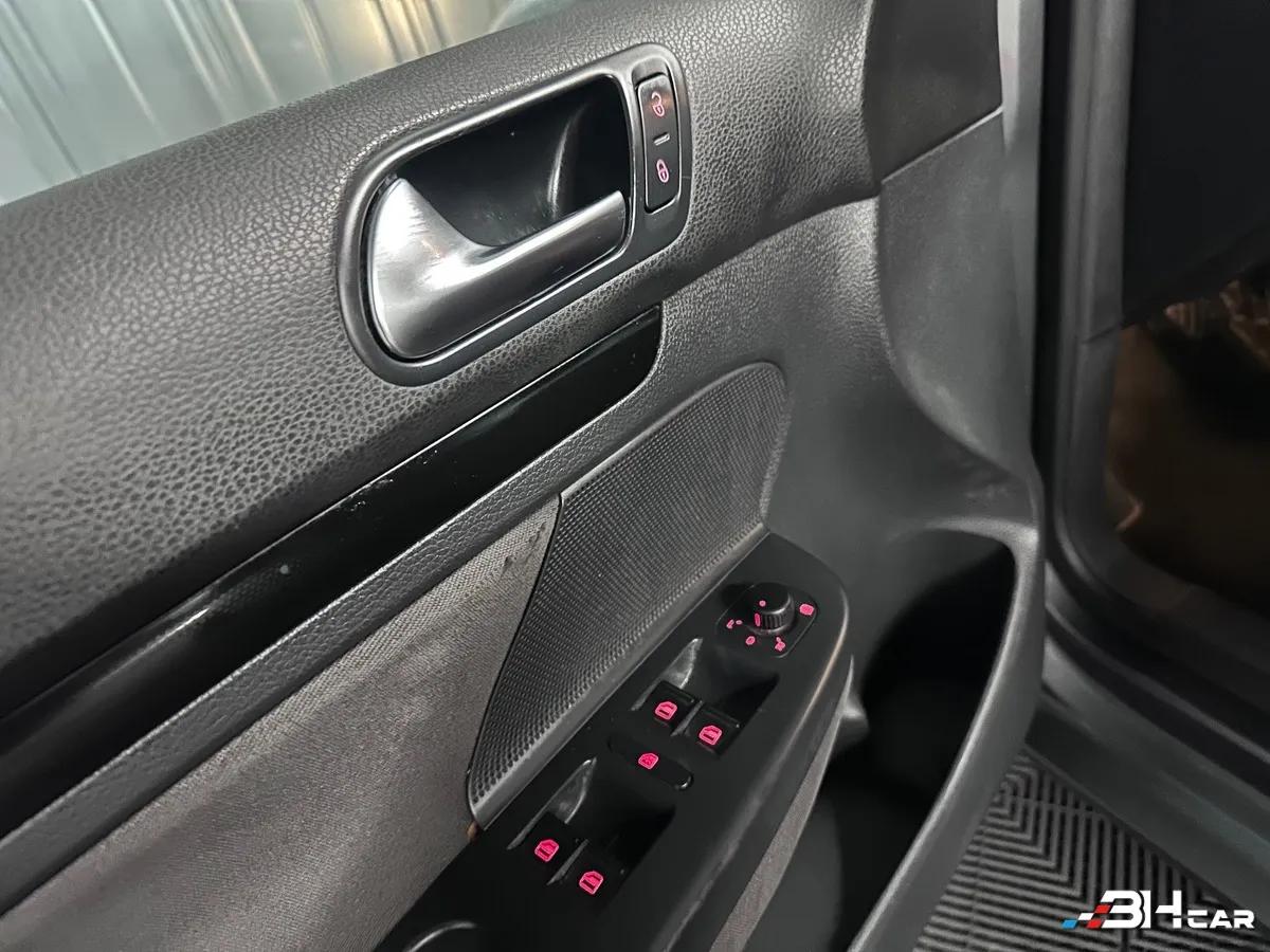 Aperçu indisponible de Volkswagen Golf