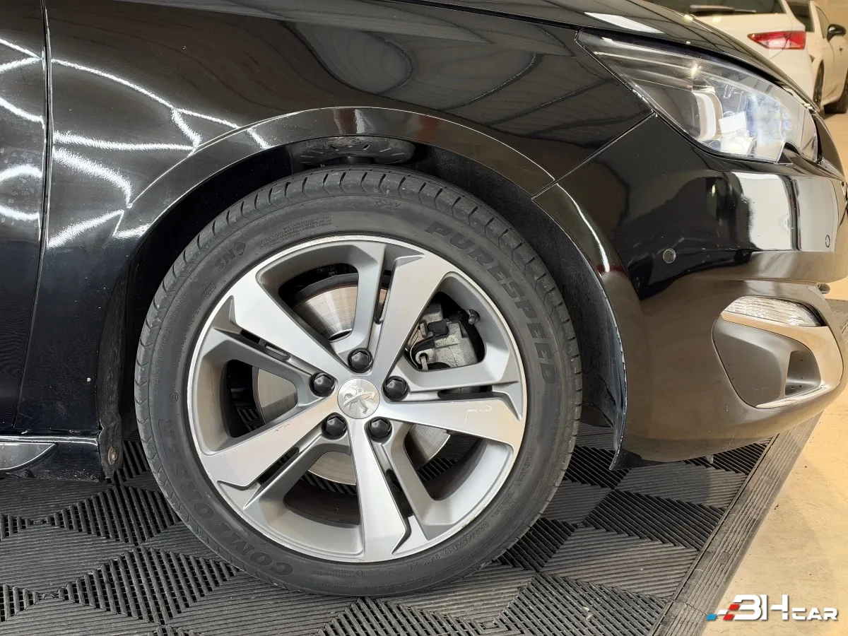 Peugeot 308 - photo 14