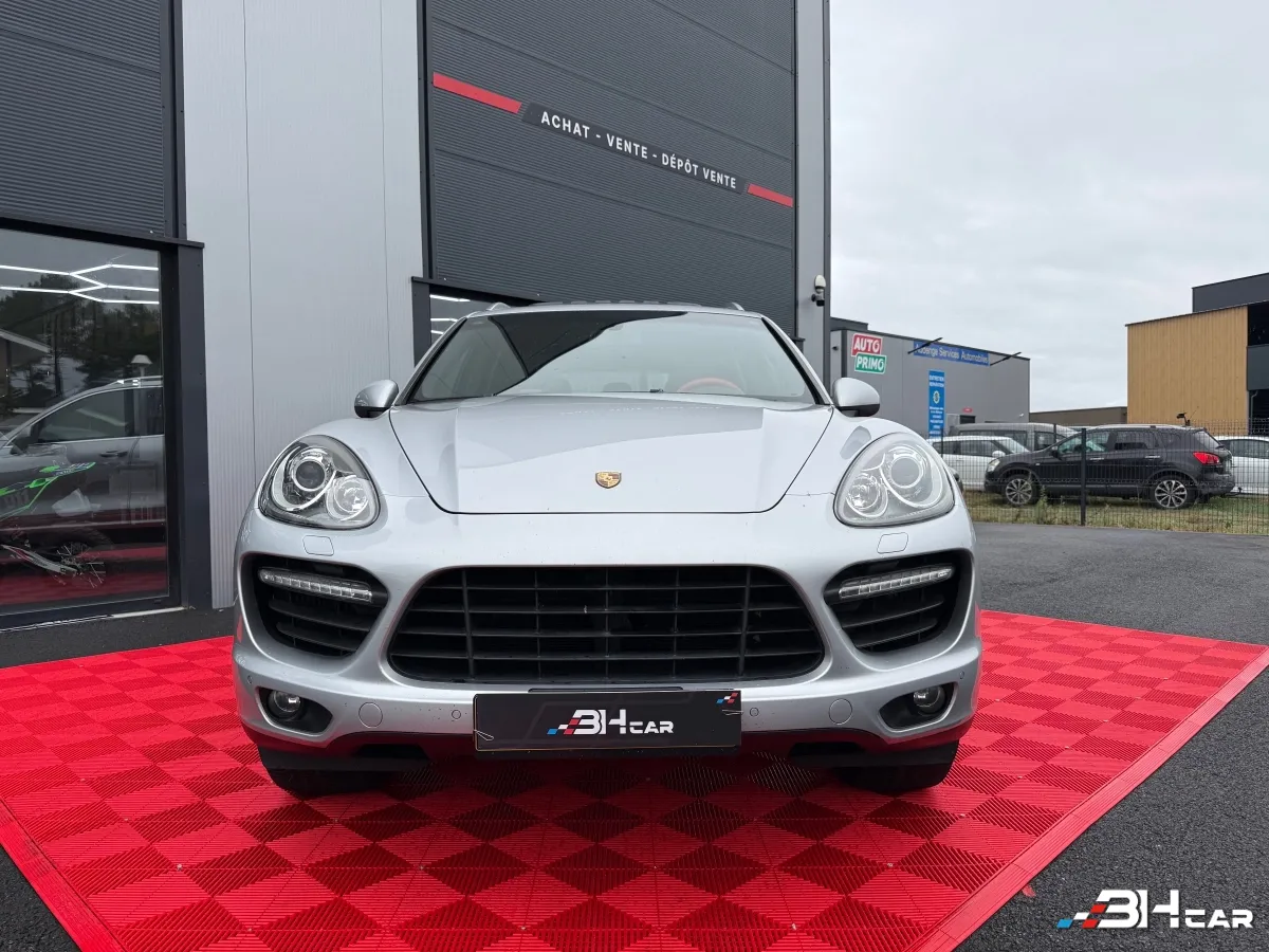 Porsche Cayenne - photo 2