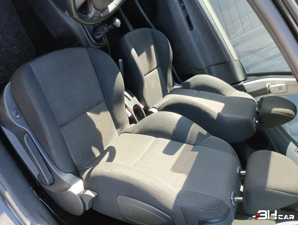 Peugeot 207 - photo 14