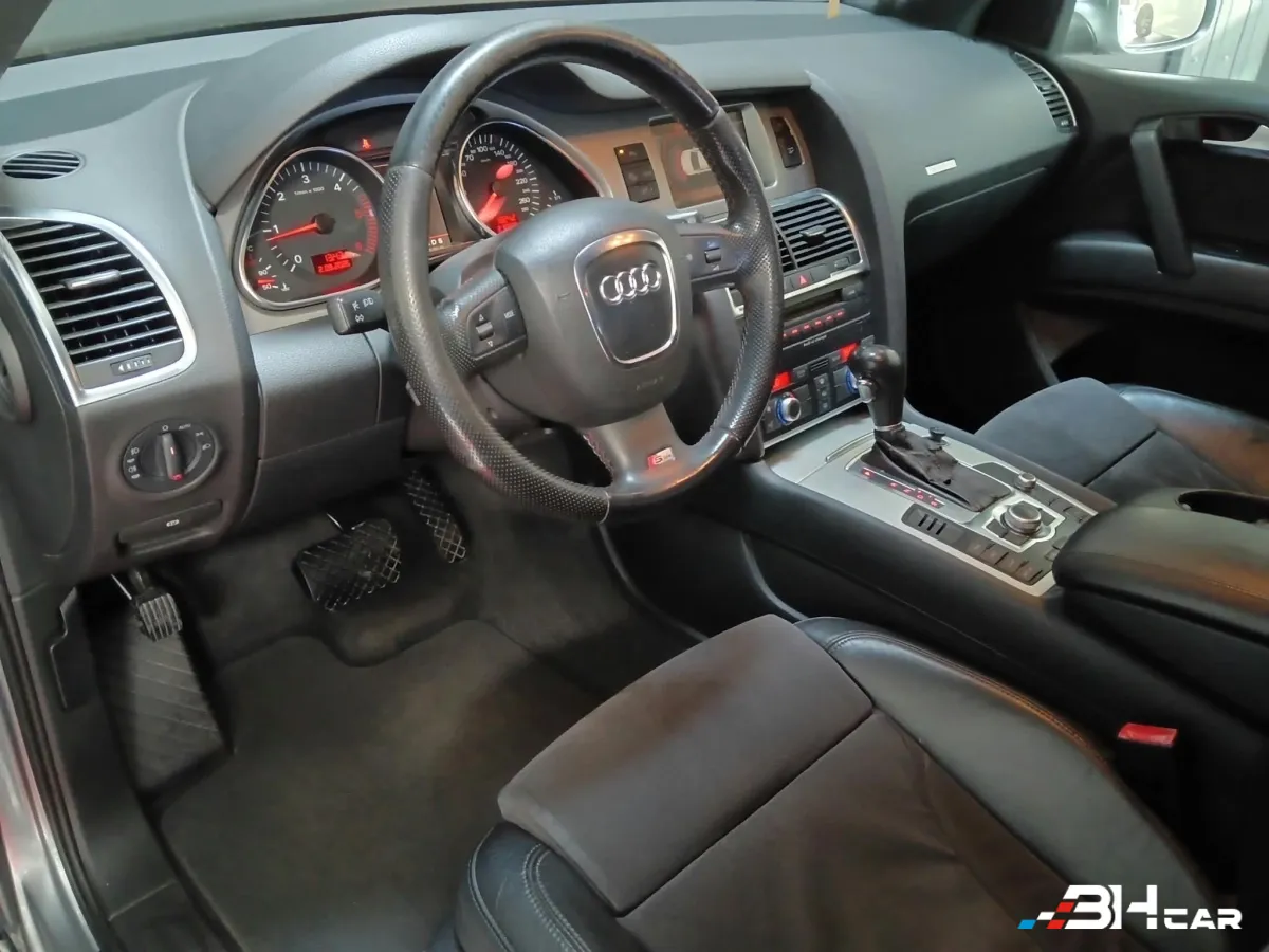 Audi Q7 - photo 15