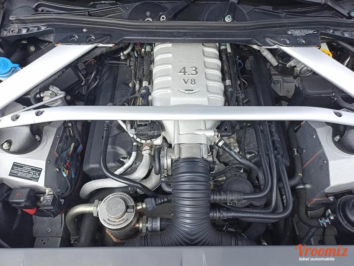 Aston Martin V8 Vantage 