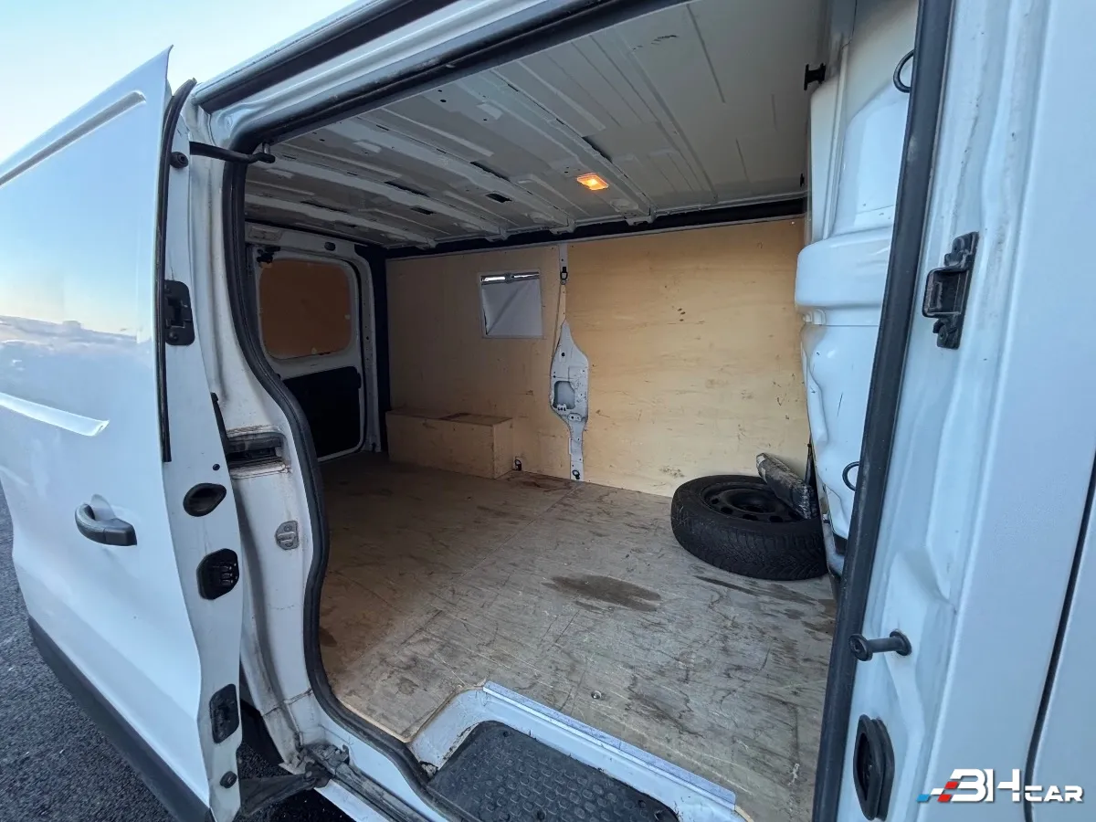 Renault Trafic Vu - photo 22
