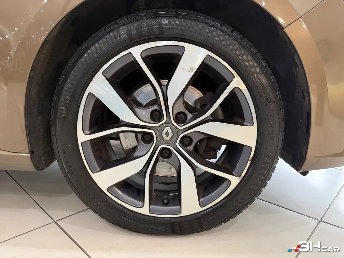 Renault Megane - photo 32