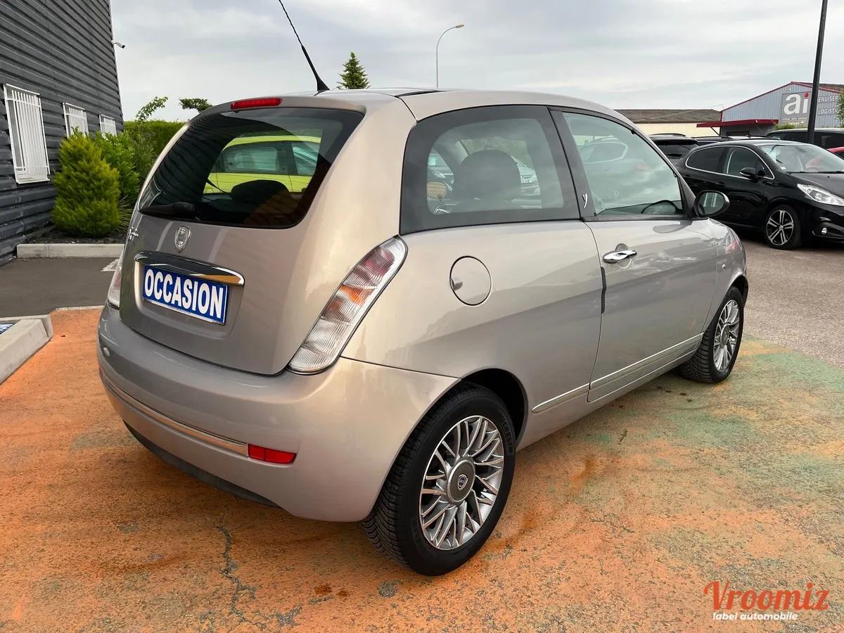 Lancia Ypsilon 
