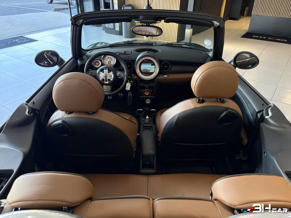 Mini Cabrio - photo 26