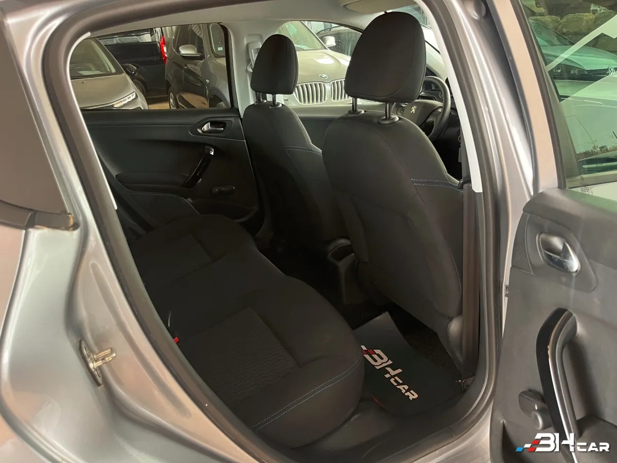 Peugeot 208 - photo 16