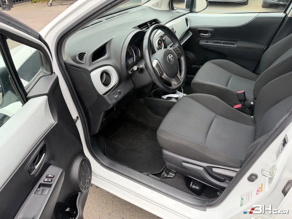 Toyota Yaris - photo 7