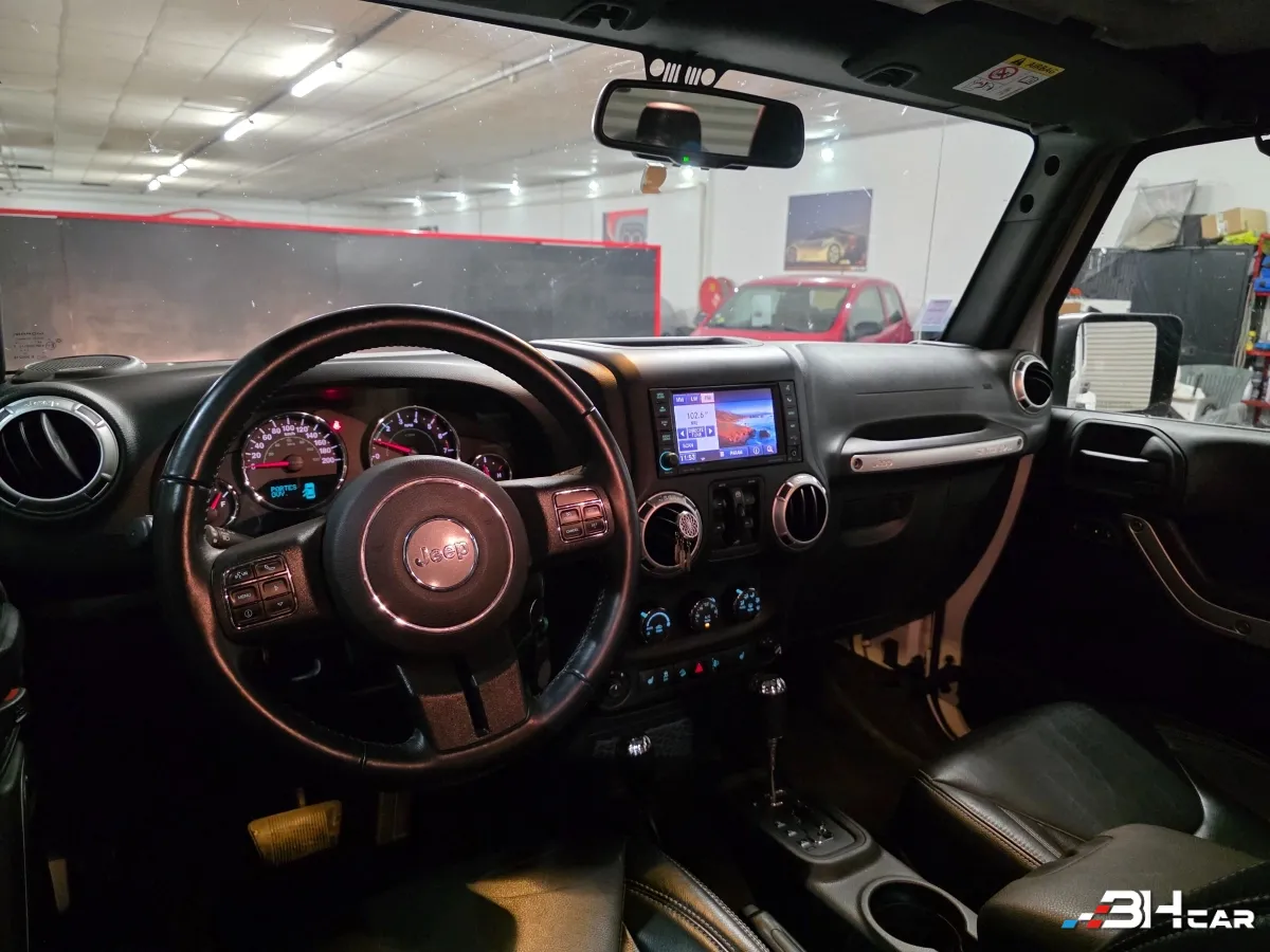 Jeep Wrangler - photo 10