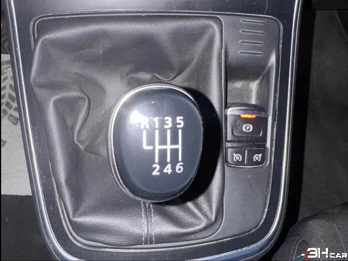 Renault Scenic - photo 23