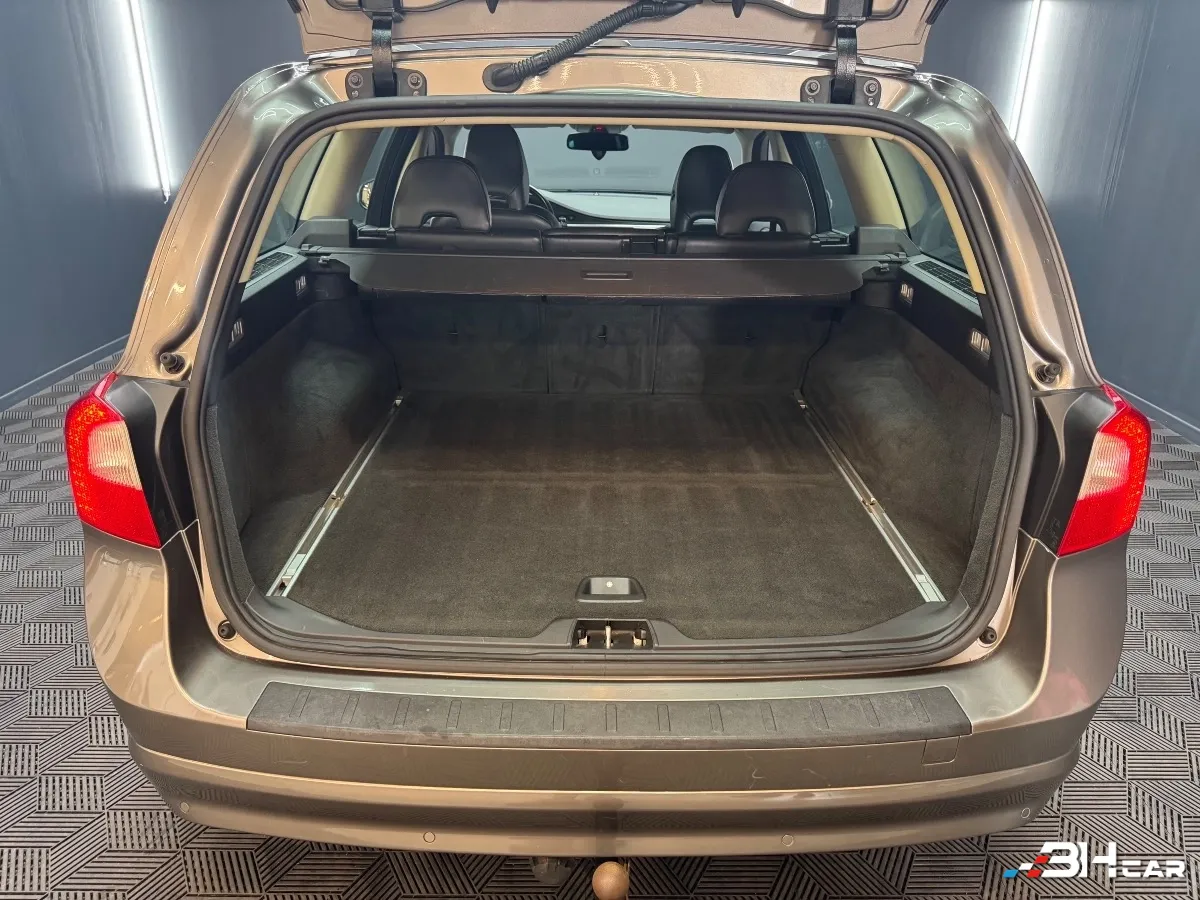 Volvo V70 - photo 11