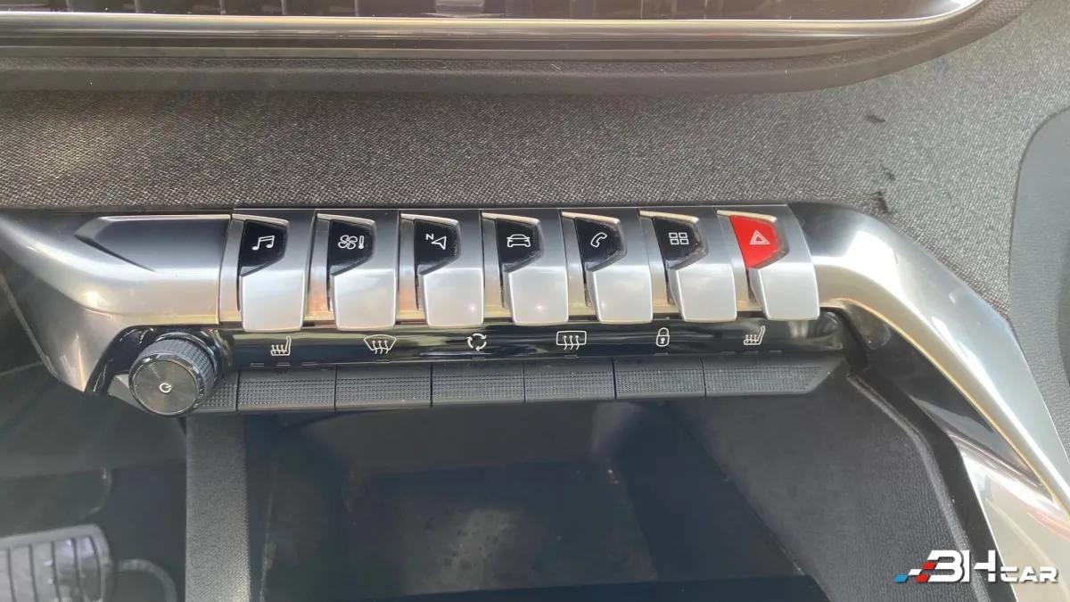 Aperçu indisponible de Peugeot 5008