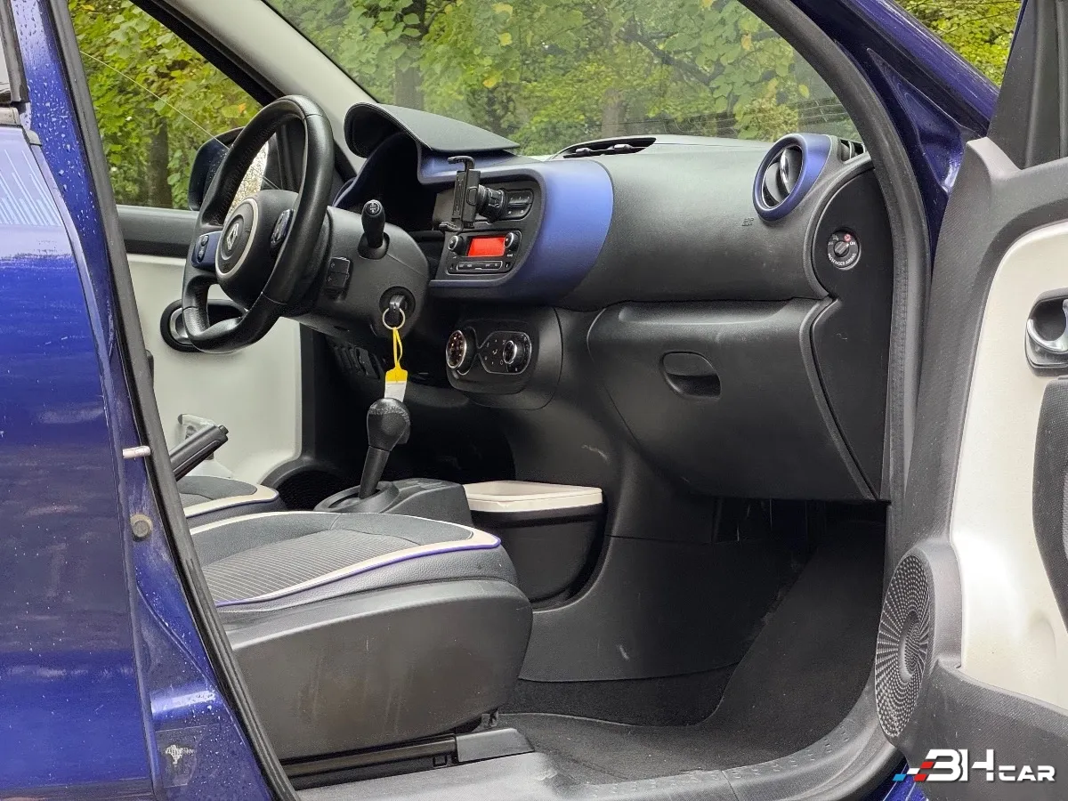 Renault Twingo - photo 12