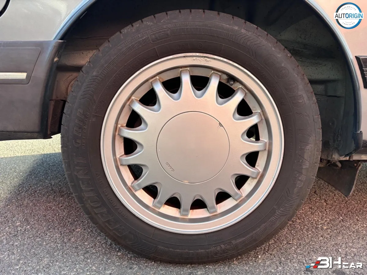 SAAB 900 - photo 19