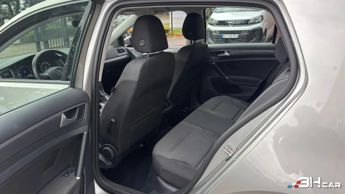 Volkswagen Golf - photo 11