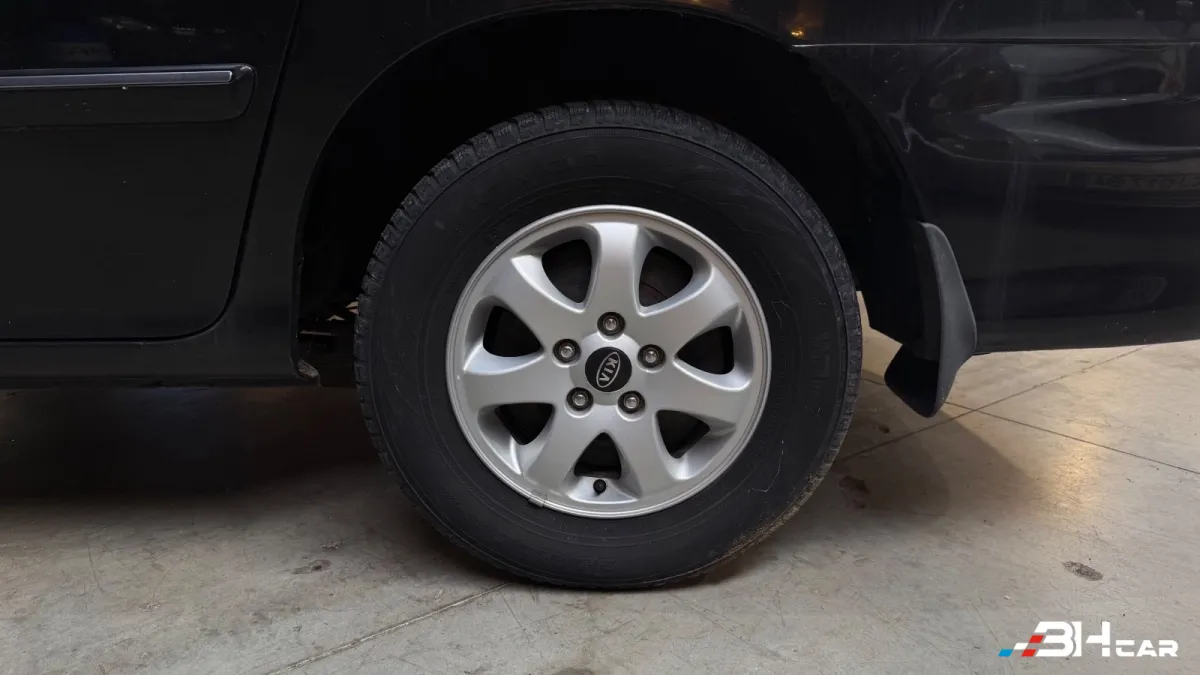 Kia Carnival - photo 12
