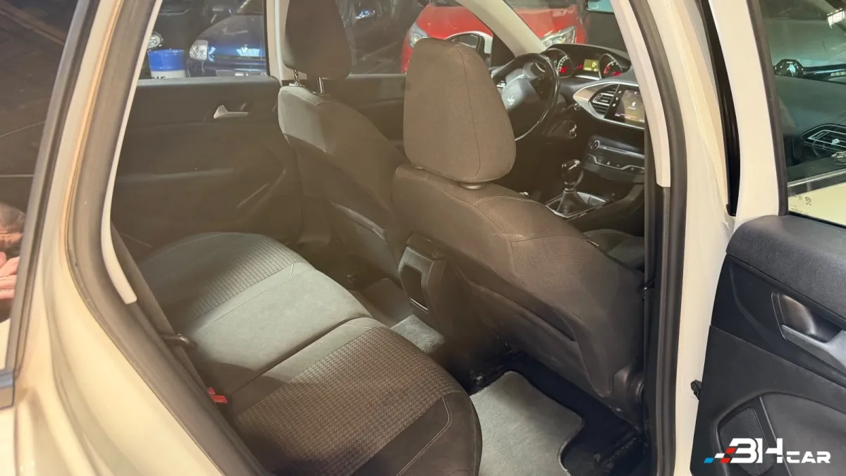 Peugeot 308 - photo 25