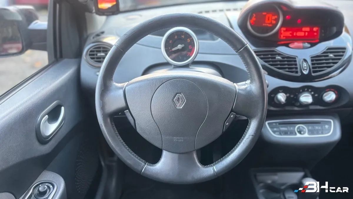 Renault Twingo - photo 10