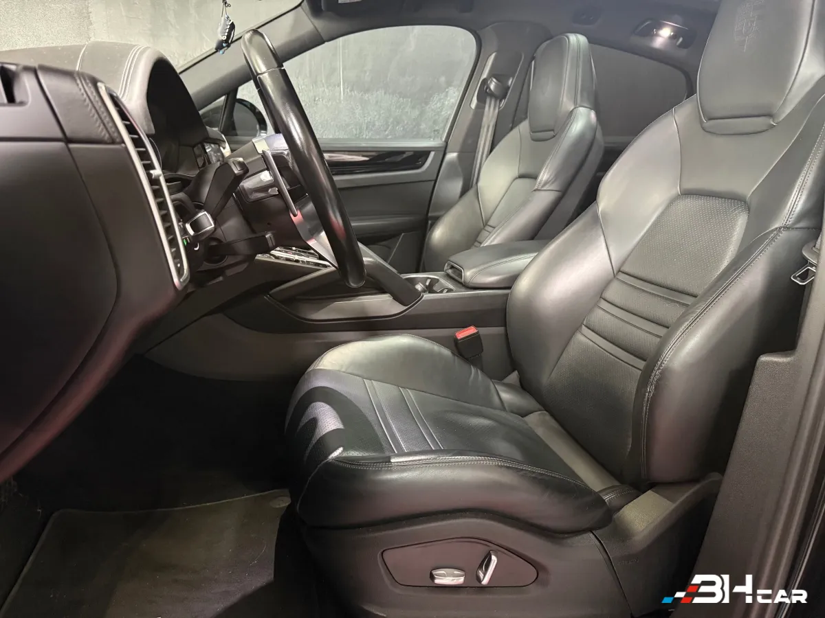 Porsche Cayenne - photo 17