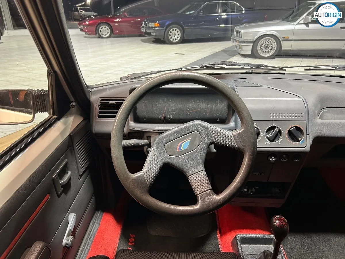 Peugeot 205 - photo 18
