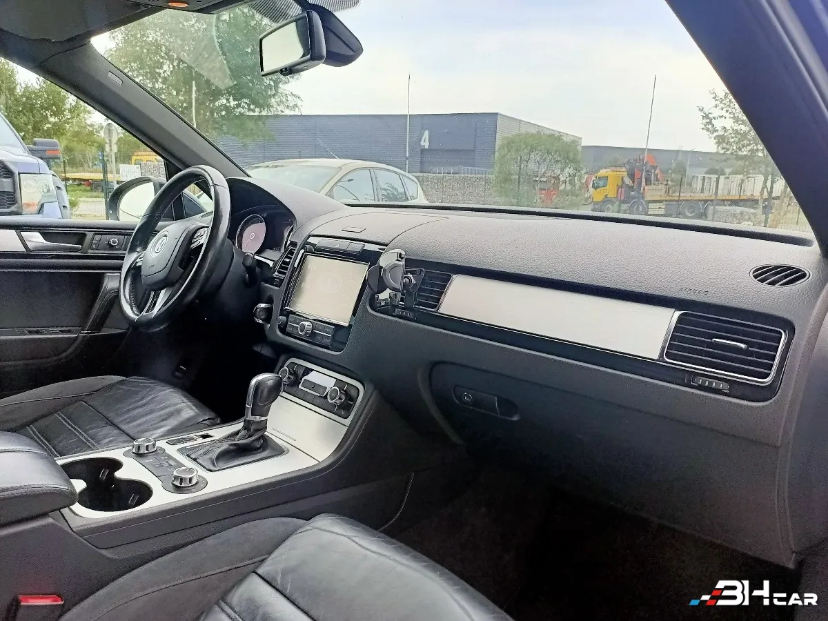 Volkswagen Touareg - photo 6