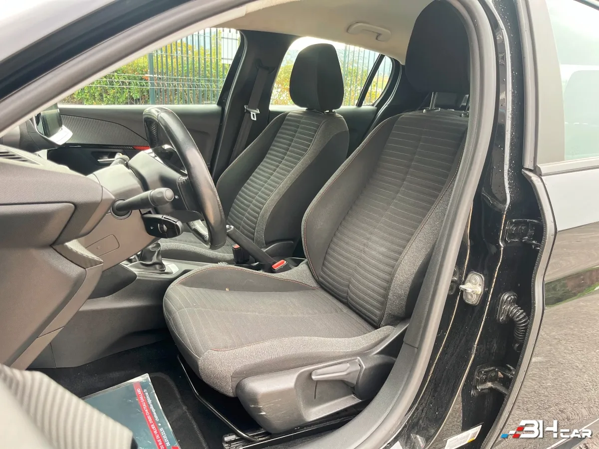 Peugeot 208 - photo 12