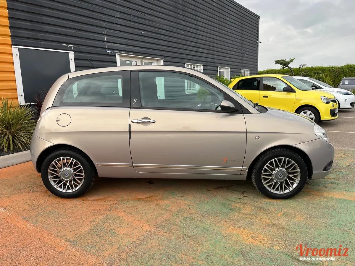 Lancia Ypsilon 